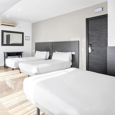 Hotel Victoria Valdemoro Kültér fotó