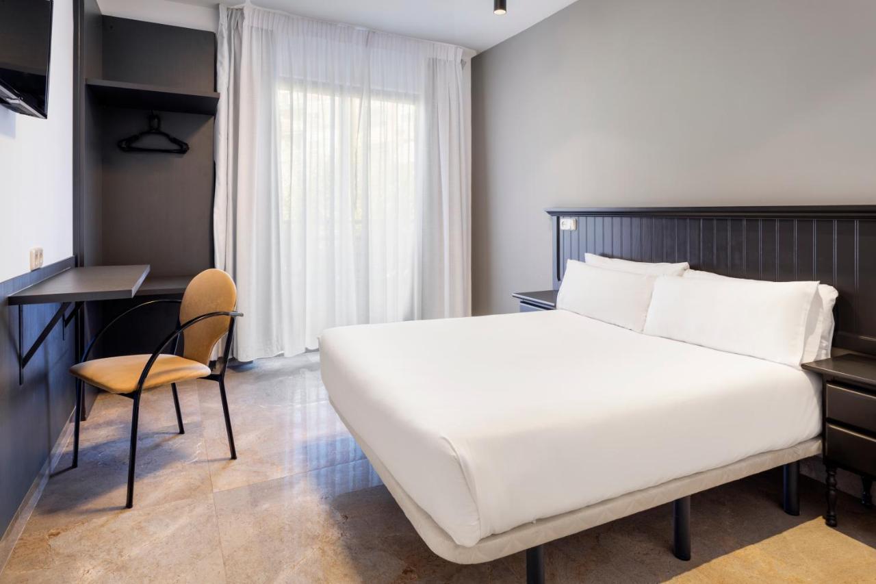 Hotel Victoria Valdemoro Kültér fotó