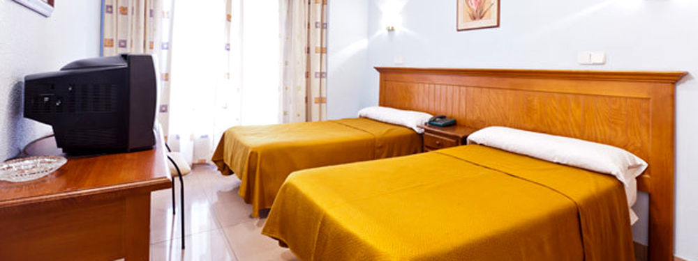 Hotel Victoria Valdemoro Kültér fotó
